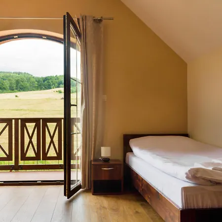 Pod Chmielarzem Bed & Breakfast 3*