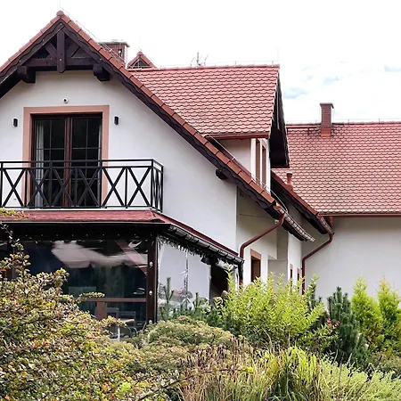 Pod Chmielarzem Bed & Breakfast 3*