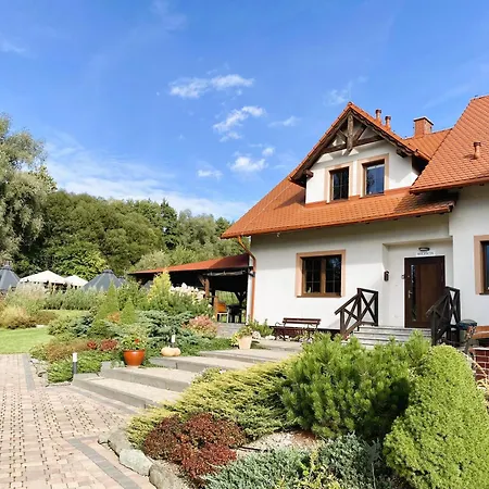 Pod Chmielarzem Bed & Breakfast 3*