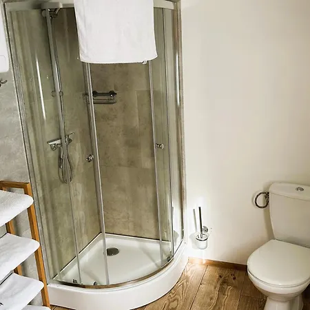 Pod Chmielarzem Bed & Breakfast 3*