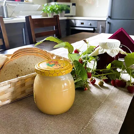 Pod Chmielarzem Bed & Breakfast 3*