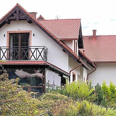 Pod Chmielarzem Bed & Breakfast 3*