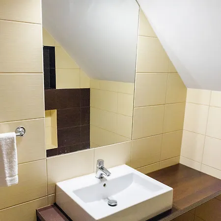 Pod Chmielarzem Couette-café Wojcieszów
