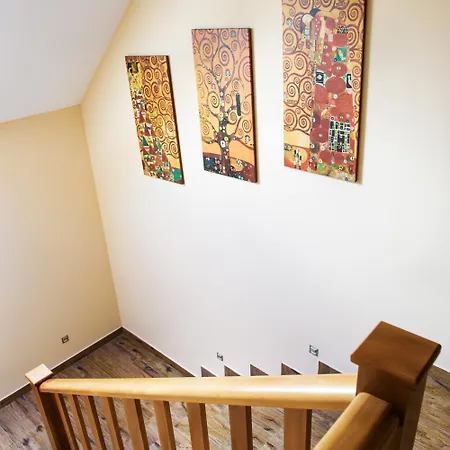 Pod Chmielarzem 住宿加早餐酒店 3*