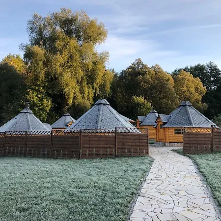 Pod Chmielarzem Bed & Breakfast