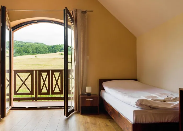 Pod Chmielarzem Bed & Breakfast 3*