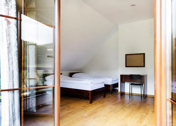 Pod Chmielarzem Bed & Breakfast 3*